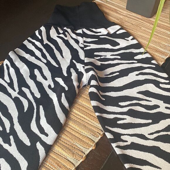 EUC Gabrielle Union sweater wide leg high waisted pant size XS - Picture 1 of 4